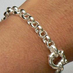 Zilveren jasseron armband met siersluiting