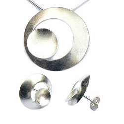 Handgemaakte zilveren set cirkel Tierra van flamencosieraden.nl