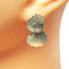 Handgemaakte zilveren oorstekers Tierra fuerte by Flamenco