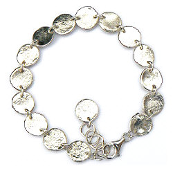 Handgemaakte zilveren armband met ingesmolten schakels by Flamenco