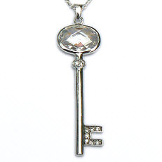 Grote zilveren hanger sleutel met zirkonias