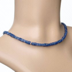 Zilveren collier mooie kubusblokjes blauwe toermalijn