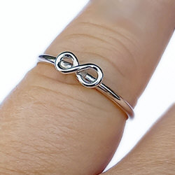 Zilveren stapelring Esrtrella liggend