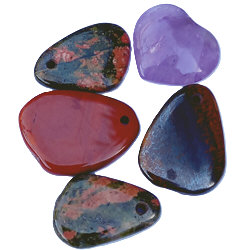 halfedelstenen met gat voor collier en amathyst hart zonder gaten