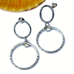 Zilveren oorhangers met 2 ringen