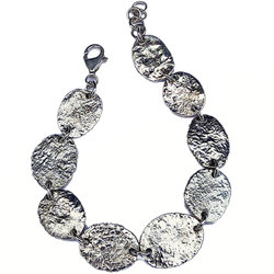 Handgemaakte zilveren armband Organico uit atelier Flamenco